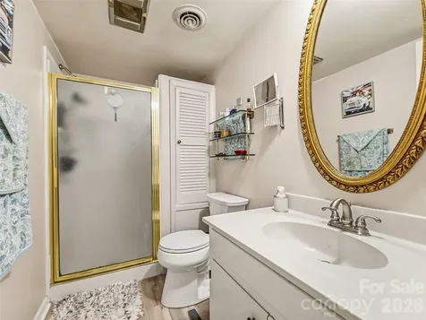 17 Lakemoor Lane Hendersonville NC 28739