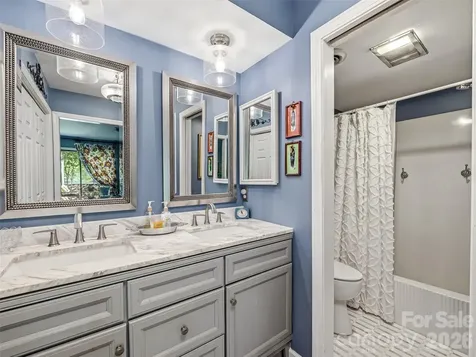 17 Lakemoor Lane Hendersonville NC 28739