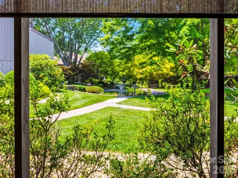 17 Lakemoor Lane Hendersonville NC 28739