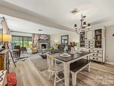 17 Lakemoor Lane Hendersonville NC 28739
