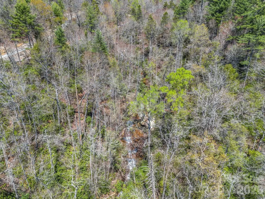 999 Bulling Creek Drive Hendersonville NC 28739