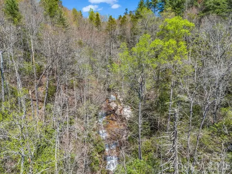 999 Bulling Creek Drive Hendersonville NC 28739