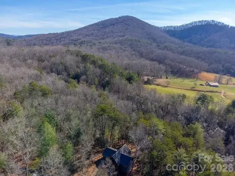 397 Kennel Loop Murphy NC 28906