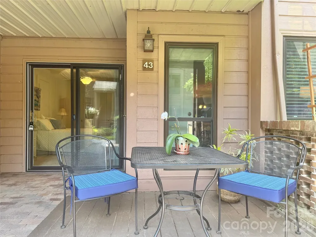 43 Ravencroft Lane Asheville NC 28803