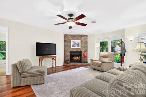 43 Ravencroft Lane Asheville NC 28803