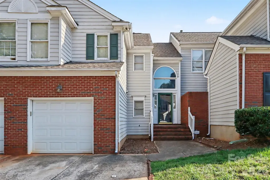 8606 Fox Chase Lane Charlotte NC 28269