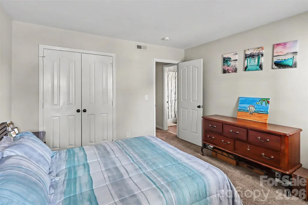8606 Fox Chase Lane Charlotte NC 28269