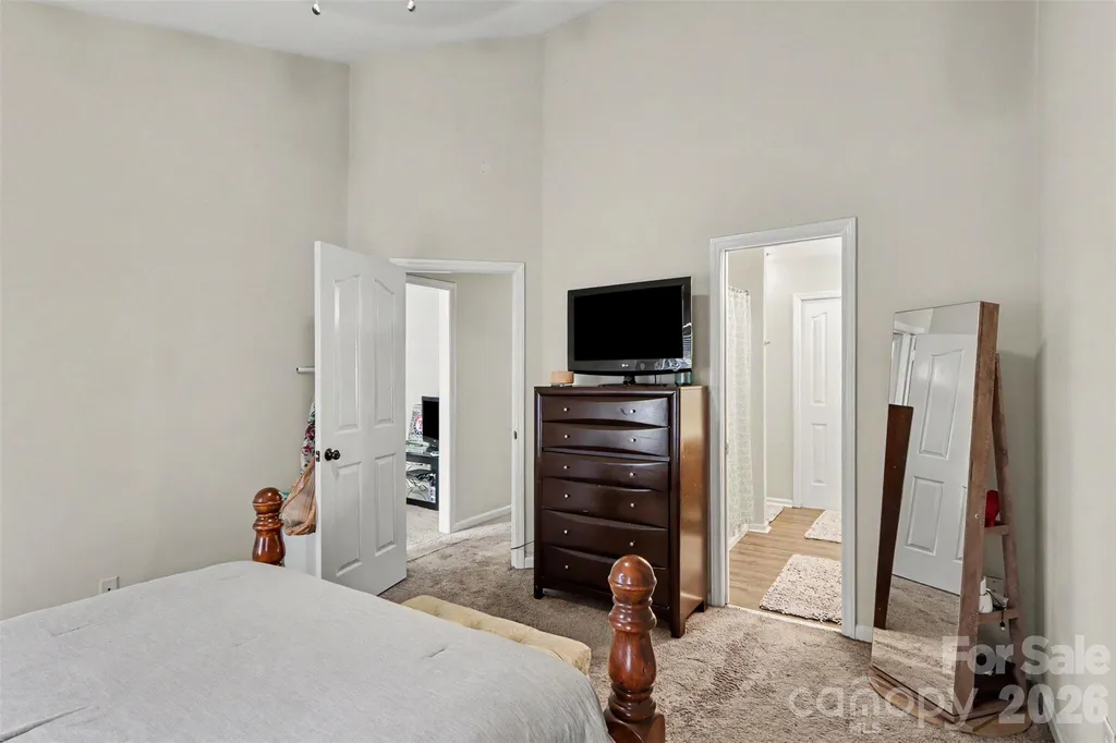 8606 Fox Chase Lane Charlotte NC 28269