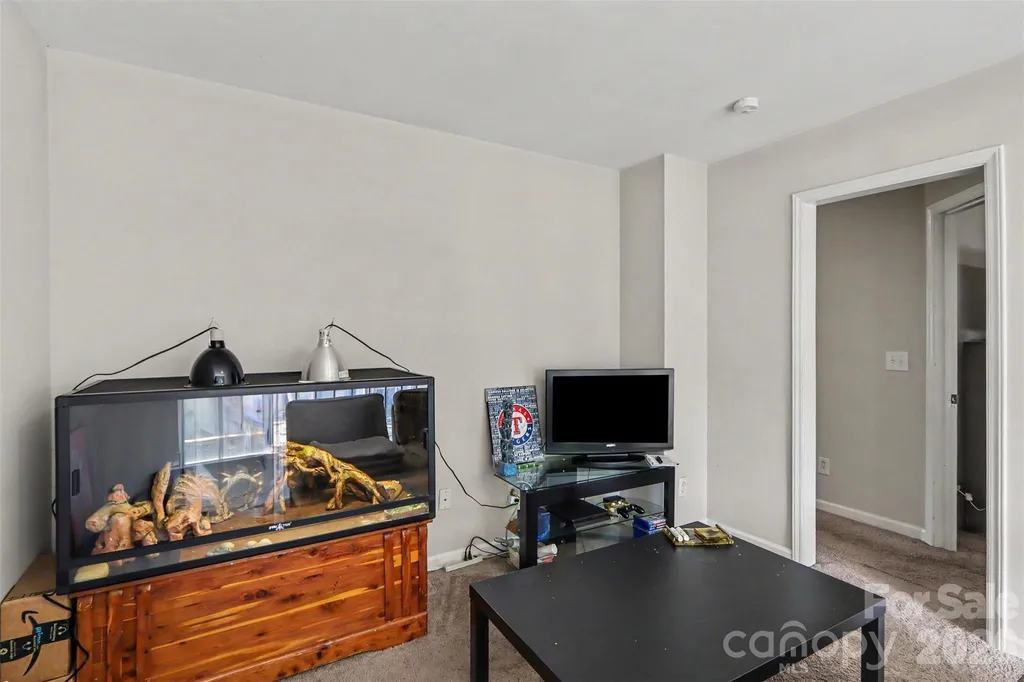 8606 Fox Chase Lane Charlotte NC 28269