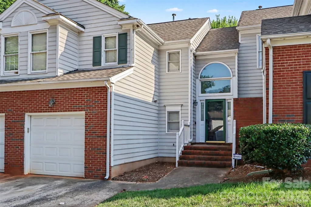 8606 Fox Chase Lane Charlotte NC 28269