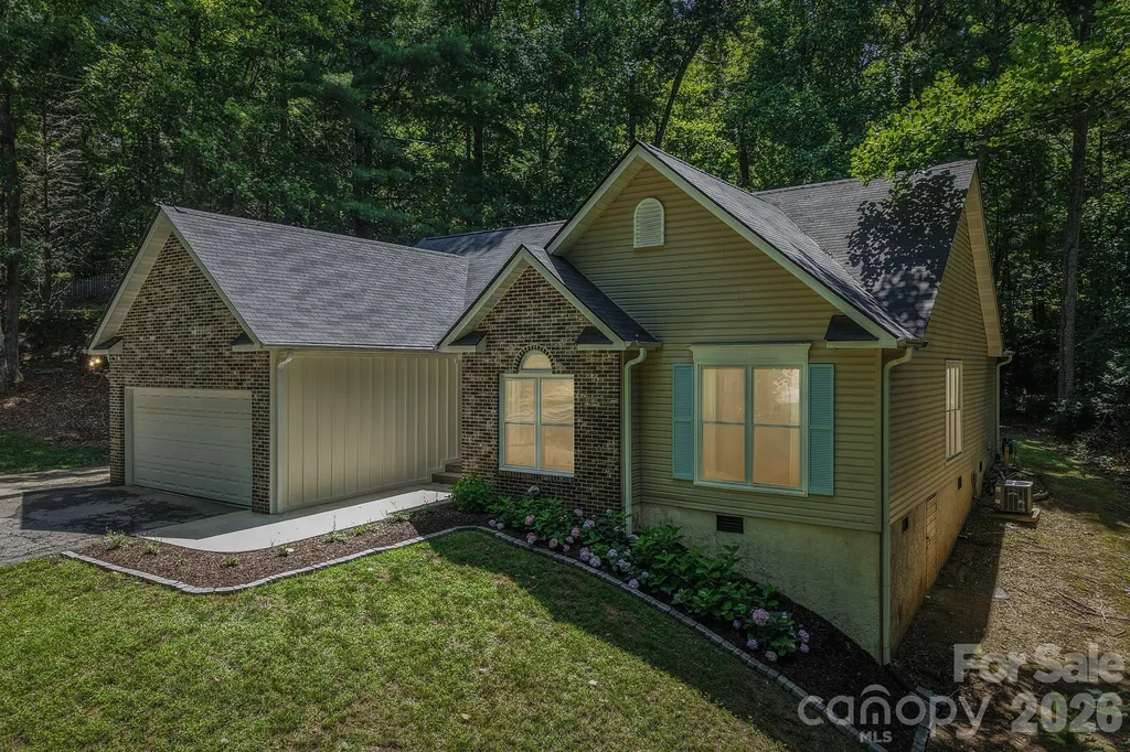 401 Heather Marie Drive Hendersonville NC 28792
