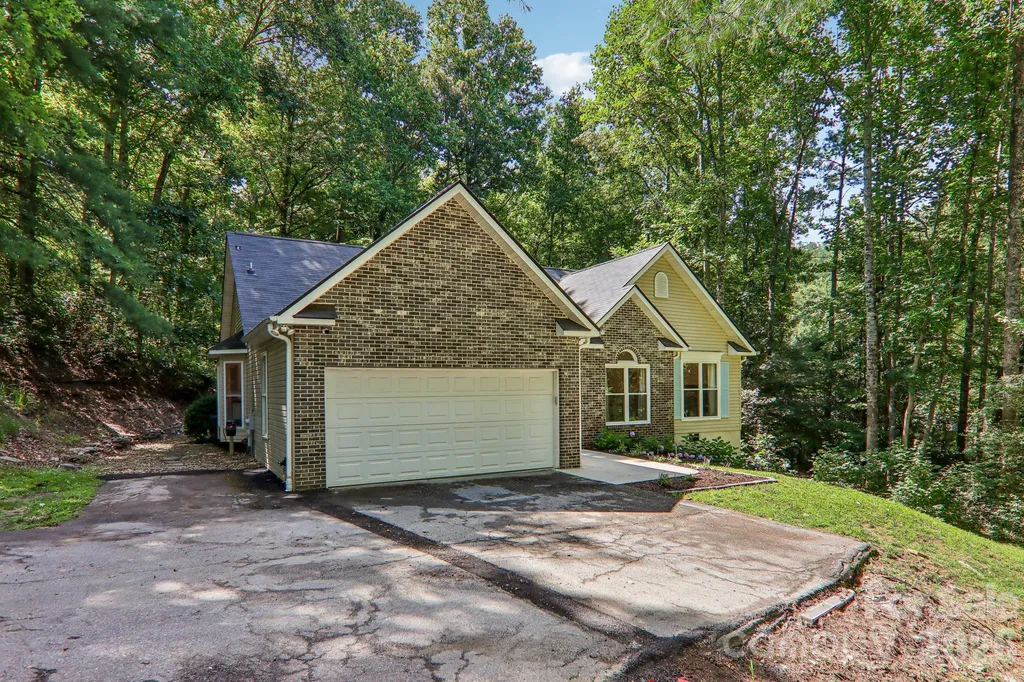 401 Heather Marie Drive Hendersonville NC 28792