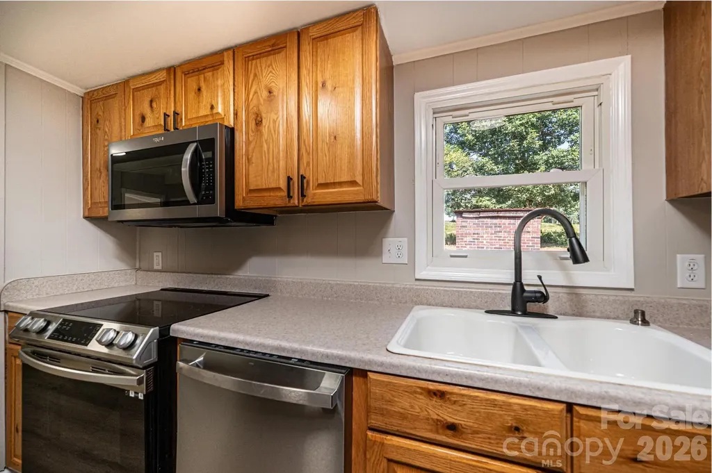 1143 Cheyenne Oaks Drive Claremont NC 28610