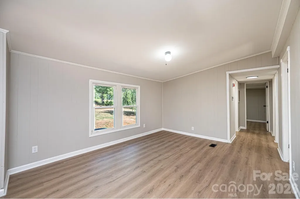 1143 Cheyenne Oaks Drive Claremont NC 28610