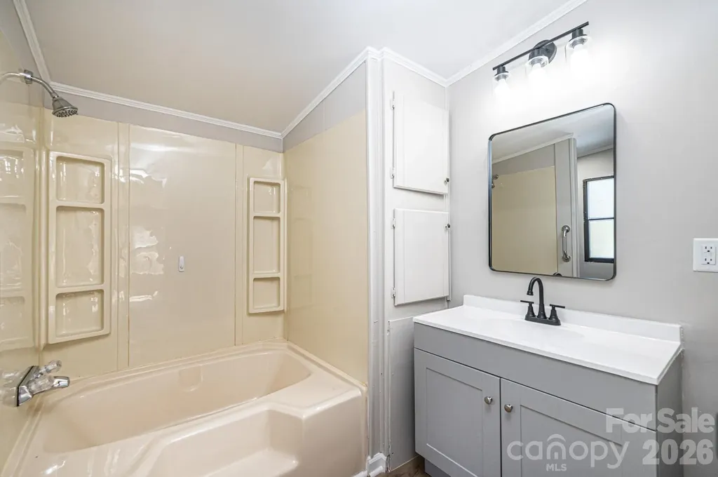1143 Cheyenne Oaks Drive Claremont NC 28610