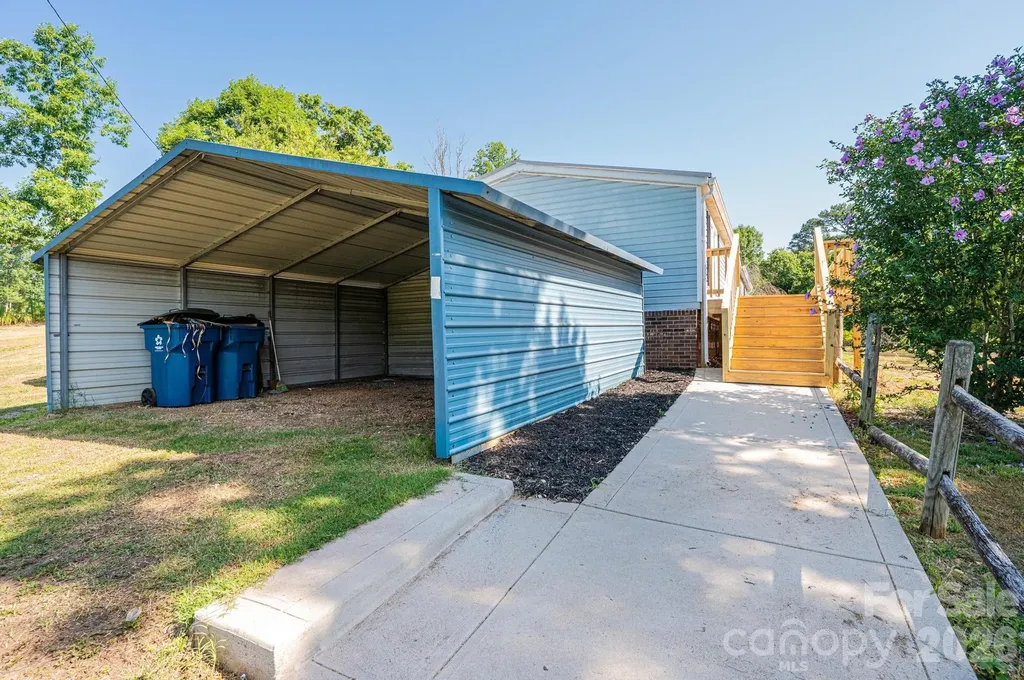 1143 Cheyenne Oaks Drive Claremont NC 28610
