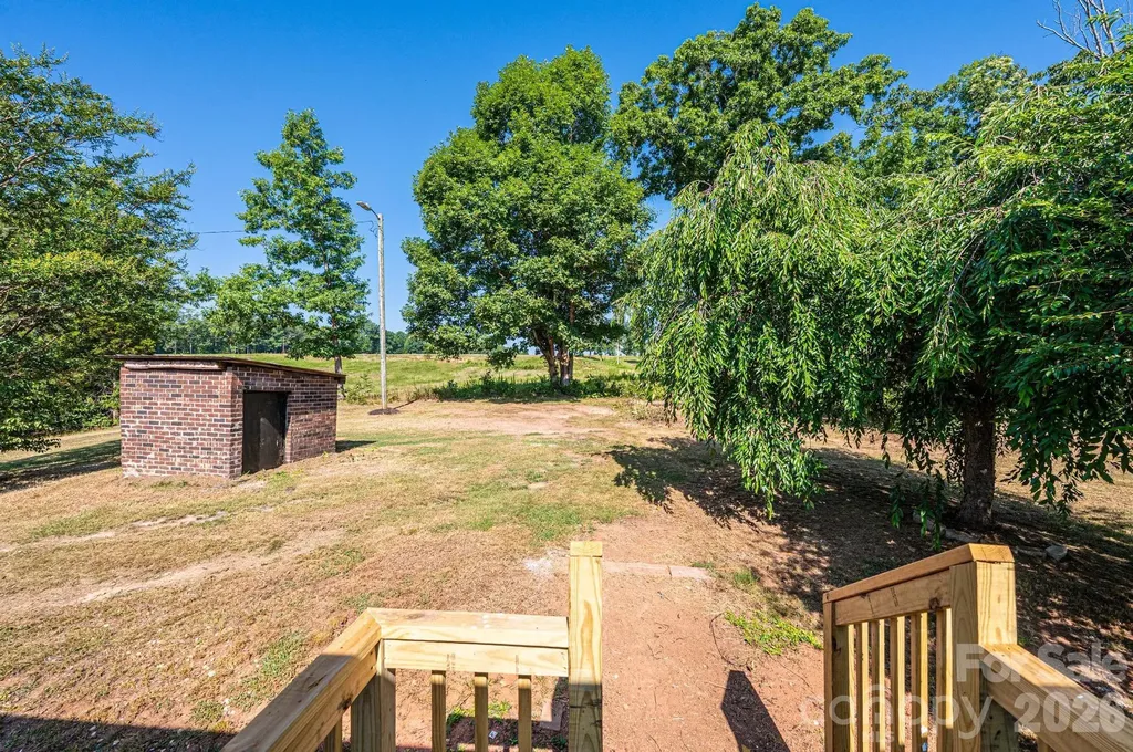 1143 Cheyenne Oaks Drive Claremont NC 28610
