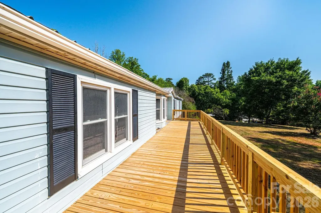1143 Cheyenne Oaks Drive Claremont NC 28610