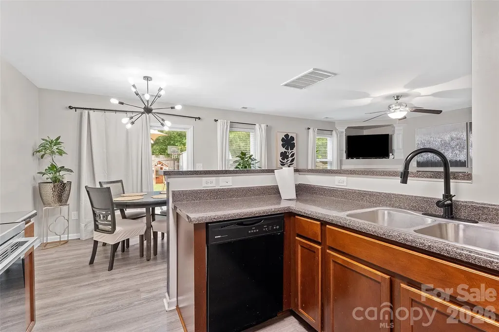 835 Rook Road Charlotte NC 28216