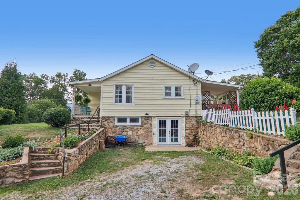 120 Caring Place Loop Clyde NC 28721