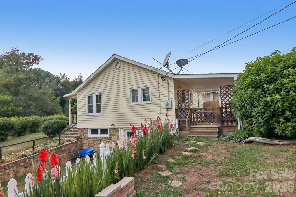 120 Caring Place Loop Clyde NC 28721