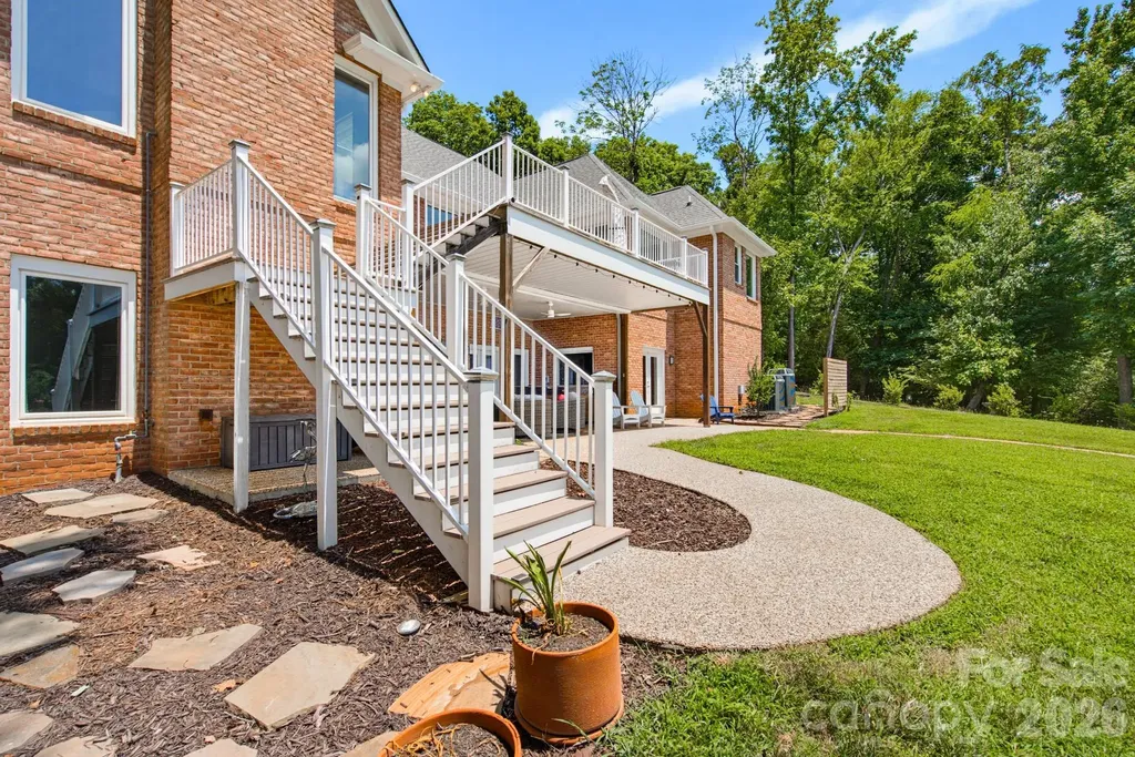 131 Point Of View Drive Mooresville NC 28117