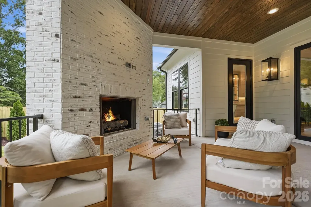 1412 Lyon Court Charlotte NC 28205