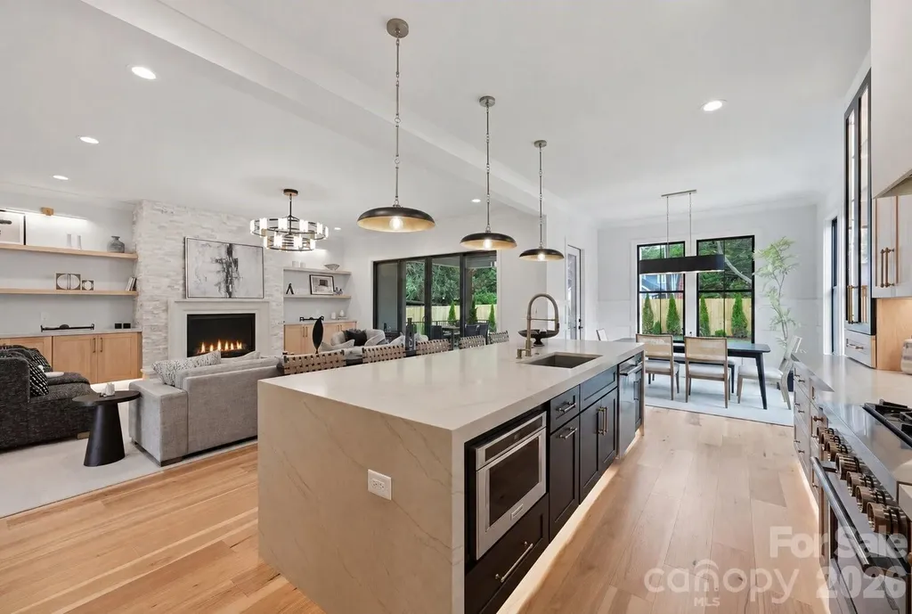 1412 Lyon Court Charlotte NC 28205