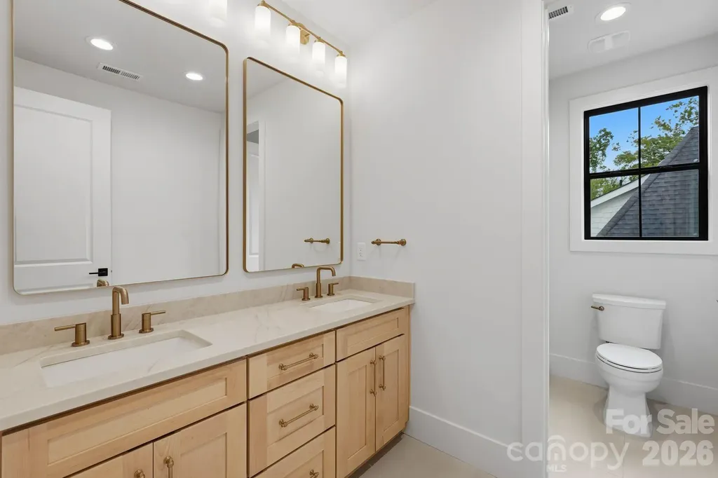 1412 Lyon Court Charlotte NC 28205