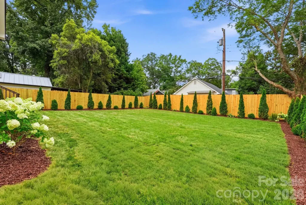1412 Lyon Court Charlotte NC 28205