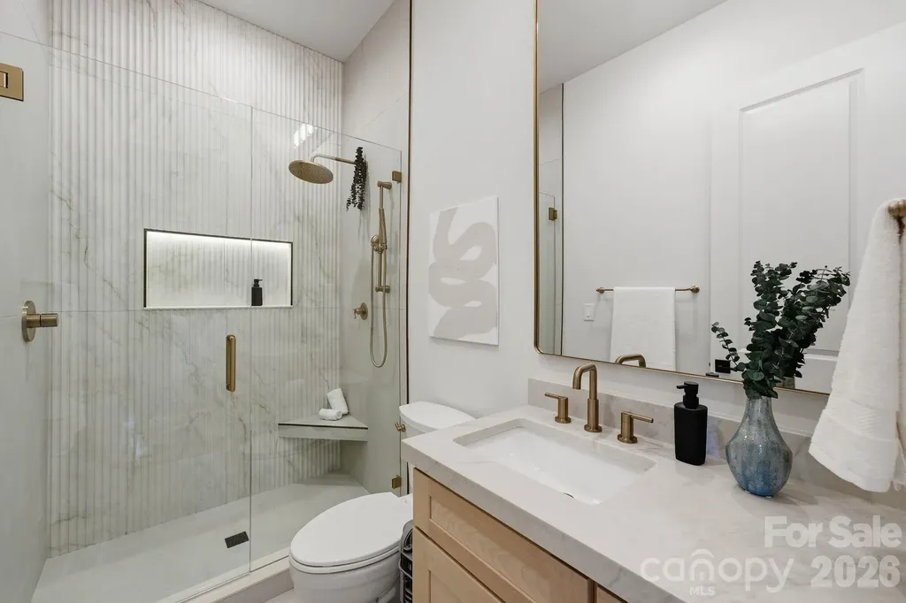 1412 Lyon Court Charlotte NC 28205