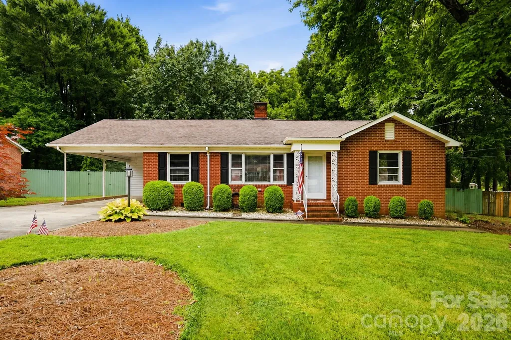 7919 Linda Lake Drive Charlotte NC 28215