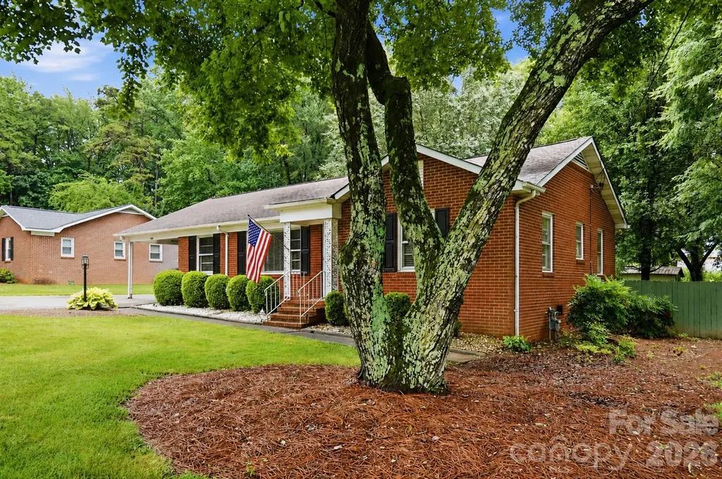 7919 Linda Lake Drive Charlotte NC 28215