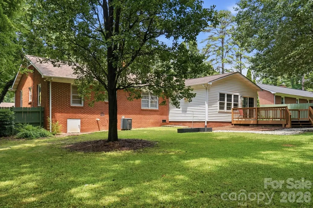 7919 Linda Lake Drive Charlotte NC 28215