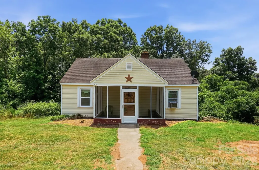 121 Piedmont Drive Lawndale NC 28090