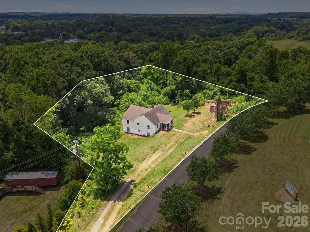 121 Piedmont Drive Lawndale NC 28090