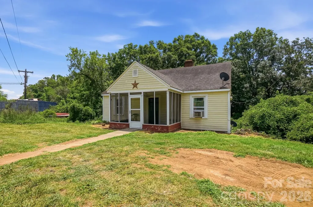 121 Piedmont Drive Lawndale NC 28090