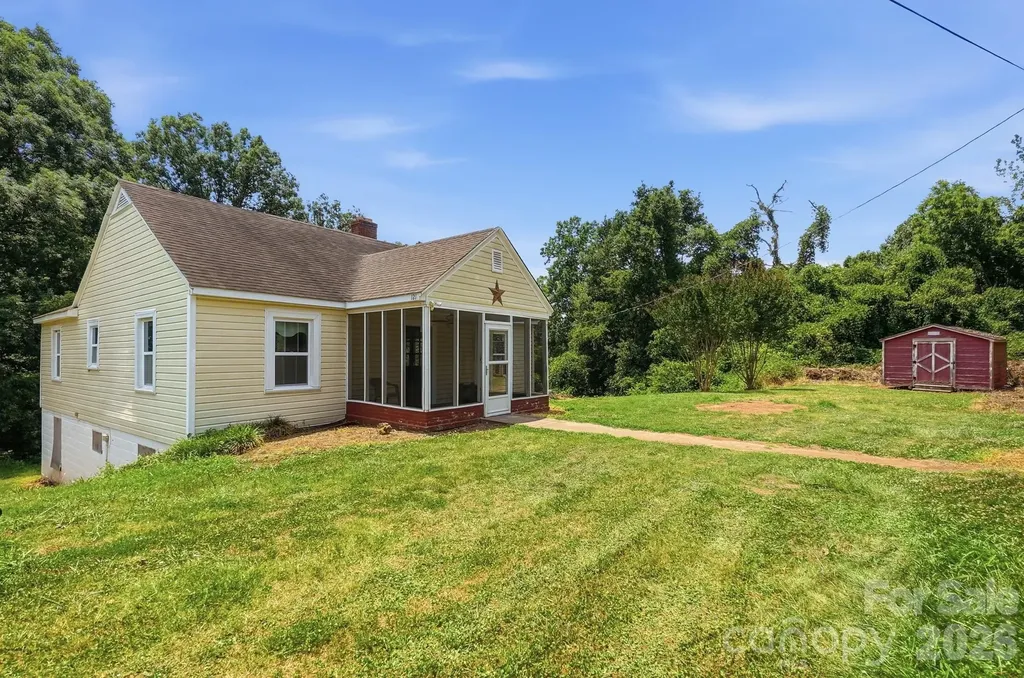 121 Piedmont Drive Lawndale NC 28090