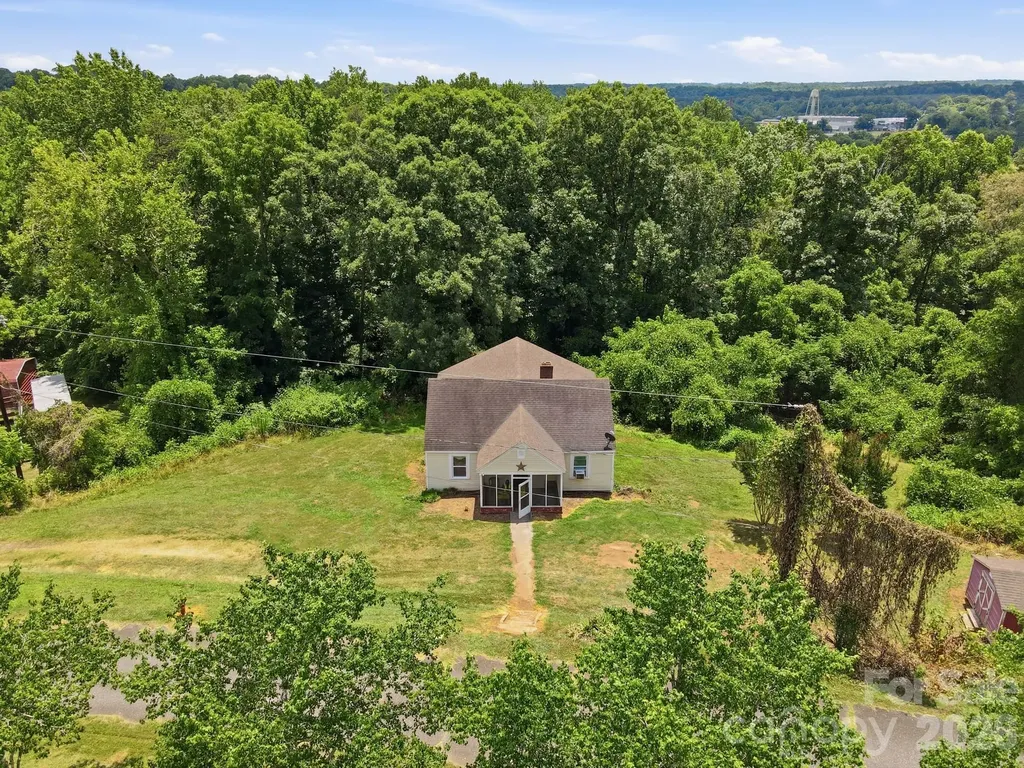 121 Piedmont Drive Lawndale NC 28090