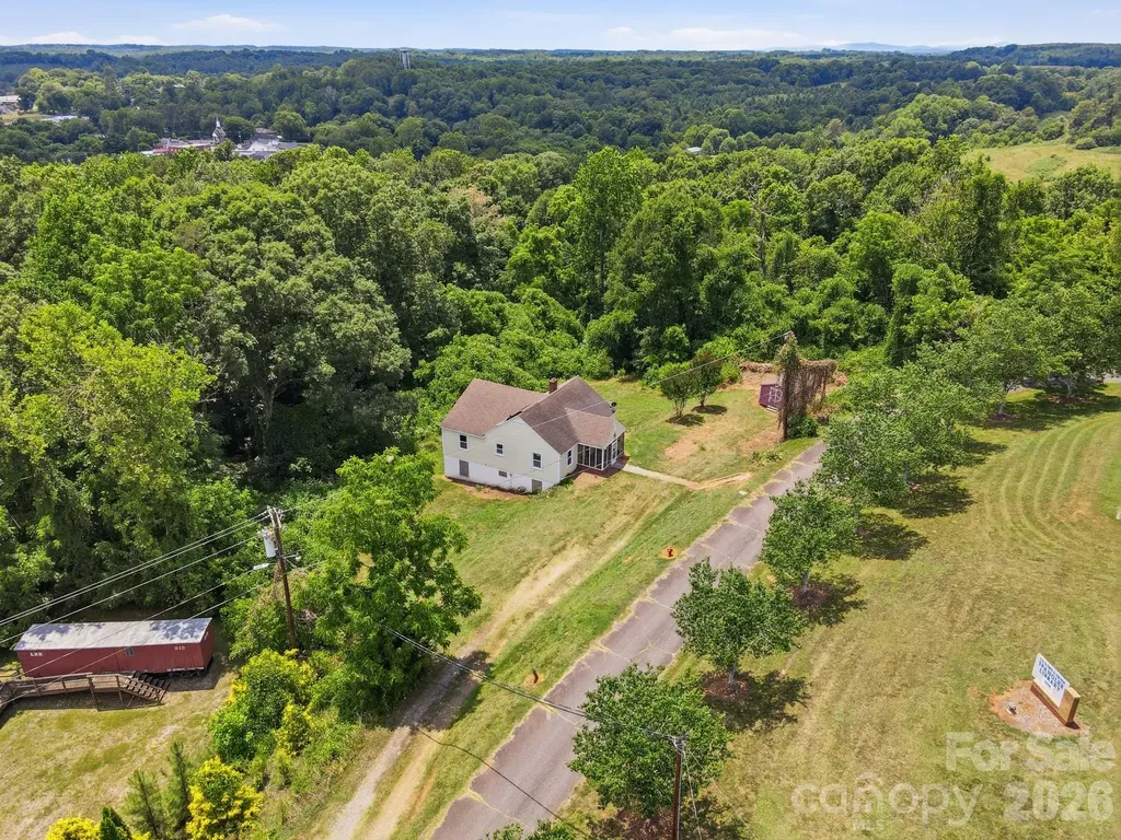 121 Piedmont Drive Lawndale NC 28090