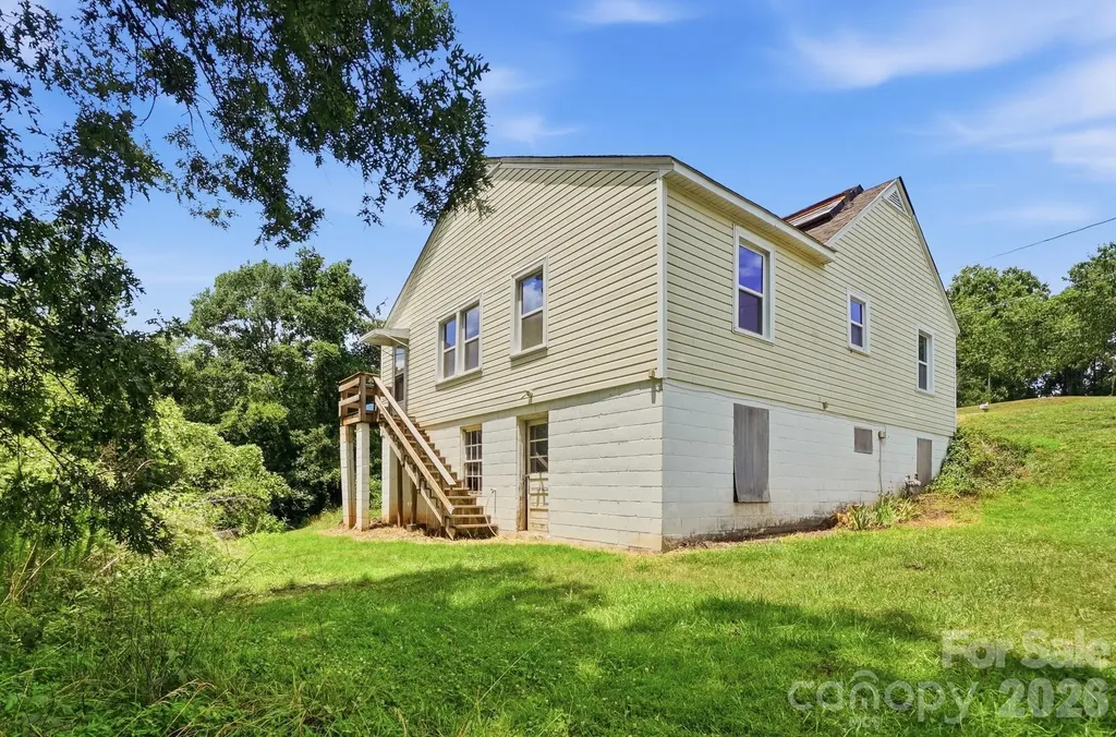 121 Piedmont Drive Lawndale NC 28090