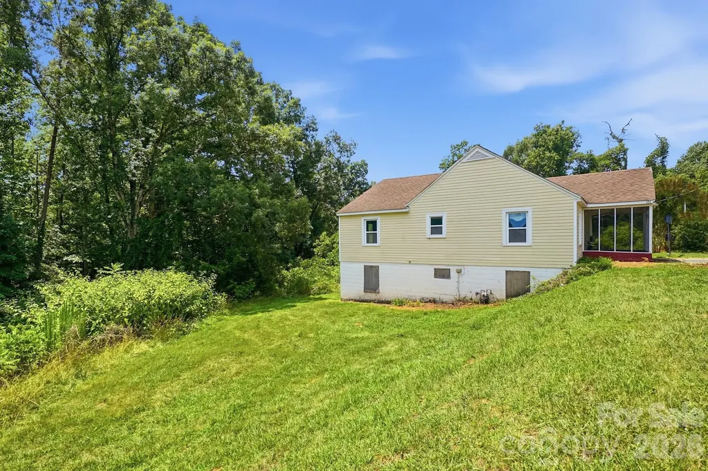 121 Piedmont Drive Lawndale NC 28090