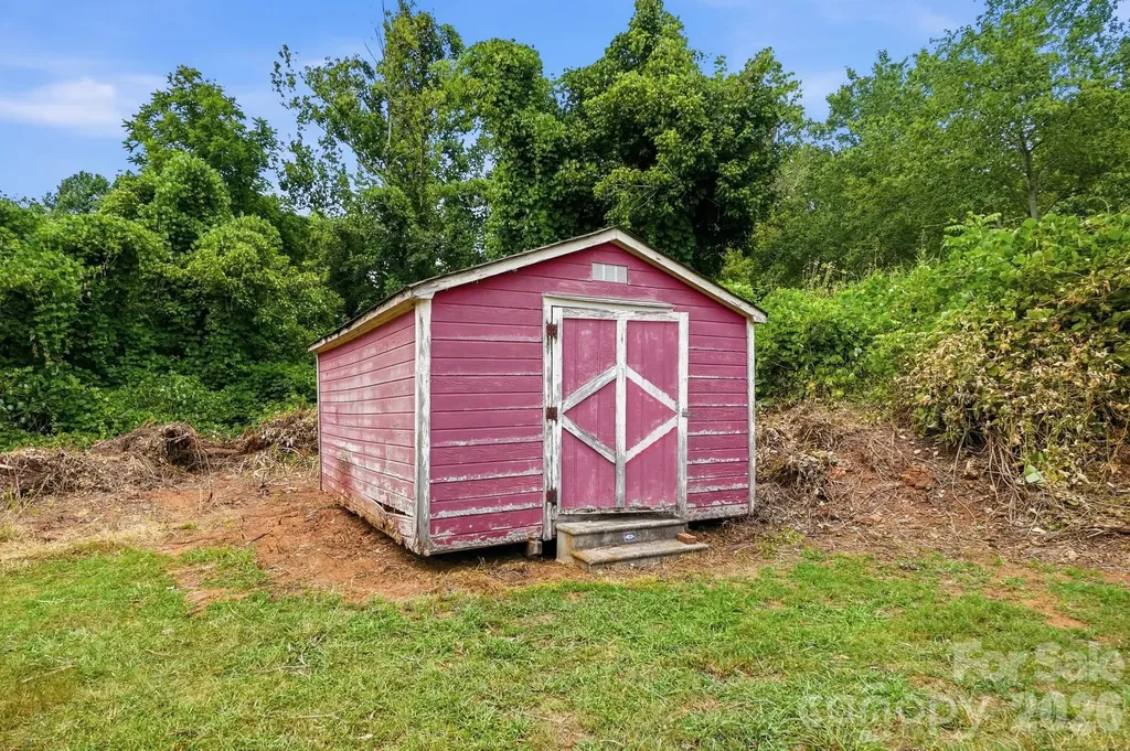 121 Piedmont Drive Lawndale NC 28090