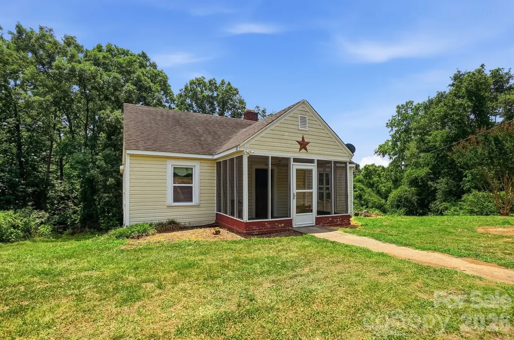 121 Piedmont Drive Lawndale NC 28090