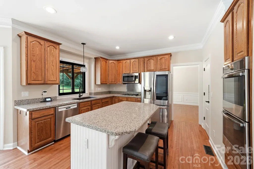 6821 Hollow Oak Drive Charlotte NC 28227