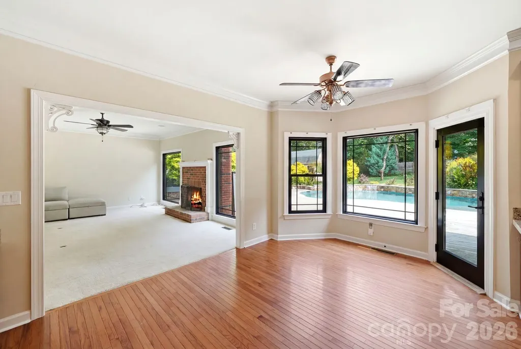 6821 Hollow Oak Drive Charlotte NC 28227