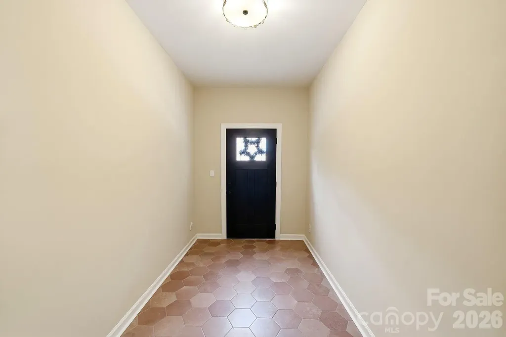 6821 Hollow Oak Drive Charlotte NC 28227