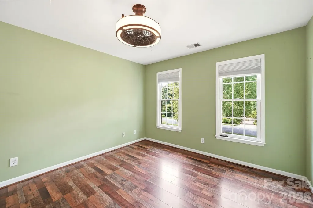 6821 Hollow Oak Drive Charlotte NC 28227