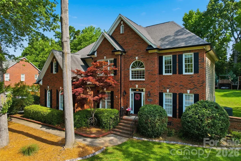 6821 Hollow Oak Drive Charlotte NC 28227