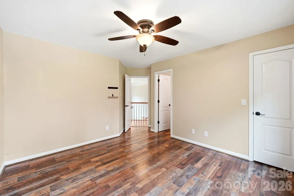 6821 Hollow Oak Drive Charlotte NC 28227